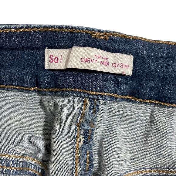 SO Jean Shorts Womens Juniors Size 13/31 High Rise Curvy Midi Distressed Denim - Picture 4 of 9